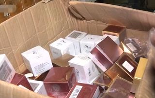 你的化妆品可能来自这 废旧工厂堆满美容半成品，专供美容院美容服务